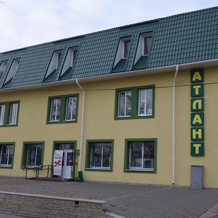 Atlant Hotel Ostroh ภายนอก รูปภาพ