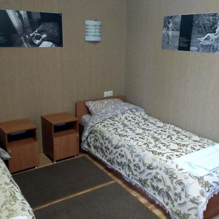 Atlant Hotel Ostroh ภายนอก รูปภาพ