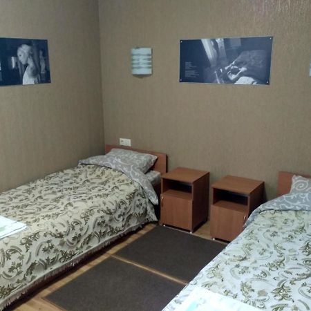 Atlant Hotel Ostroh ภายนอก รูปภาพ