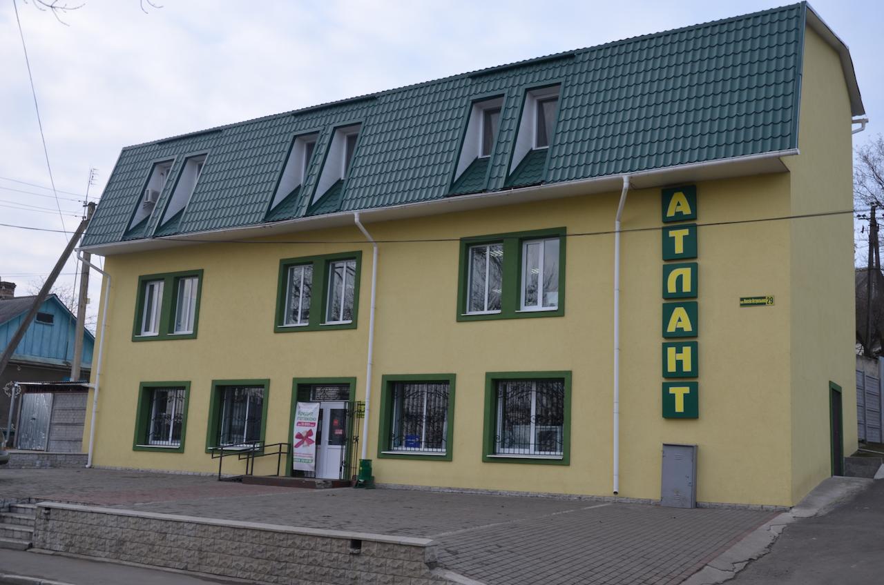 Atlant Hotel Ostroh ภายนอก รูปภาพ