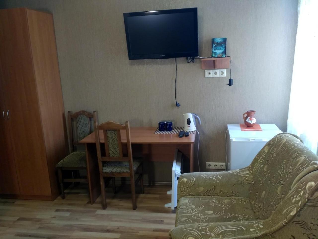 Atlant Hotel Ostroh ภายนอก รูปภาพ