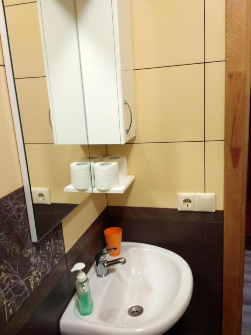 Atlant Hotel Ostroh ภายนอก รูปภาพ