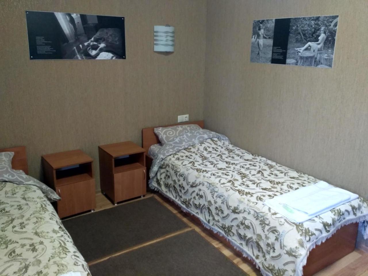 Atlant Hotel Ostroh ภายนอก รูปภาพ