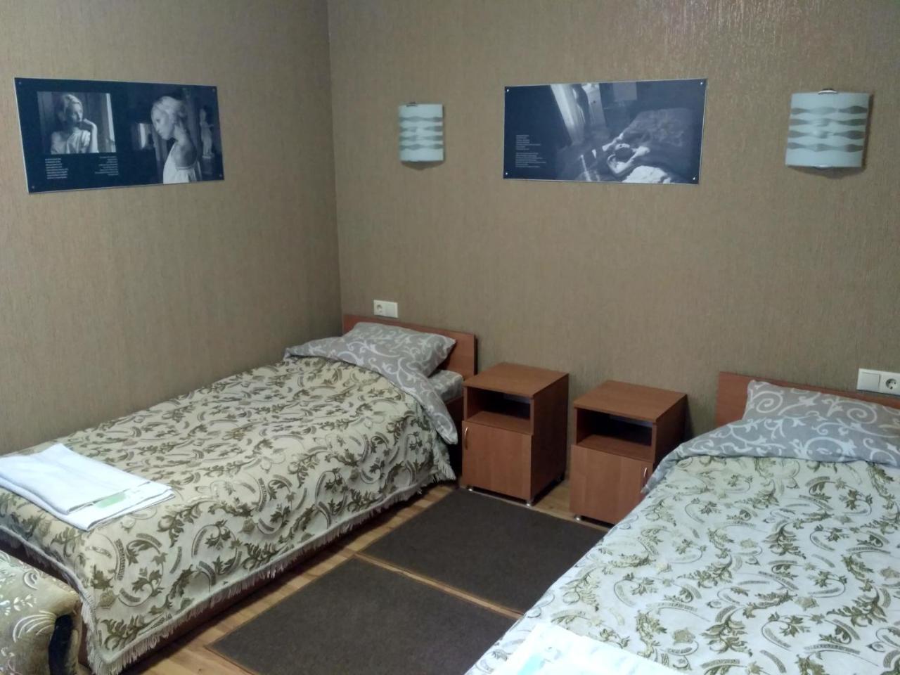 Atlant Hotel Ostroh ภายนอก รูปภาพ